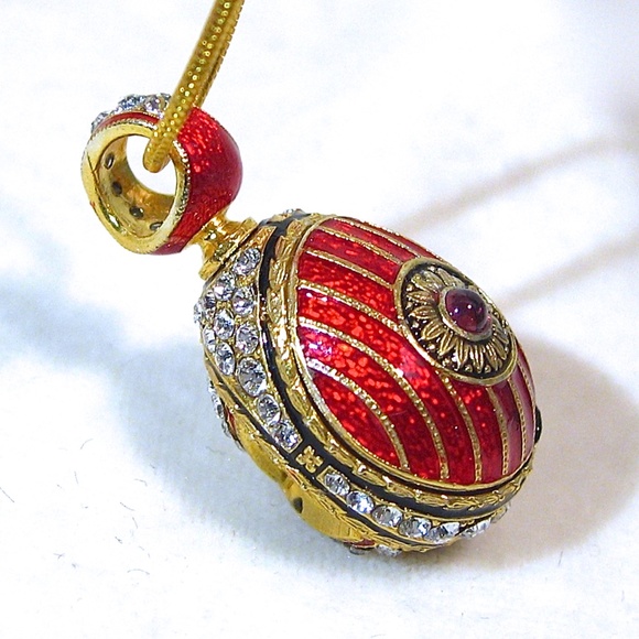STERLING SILVER  RED Guilloché Enamel Faberge Art Deco Egg Pendant Swarovski - Picture 7 of 8